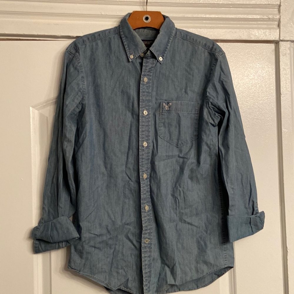 American Eagle Long Sleeved Button Down